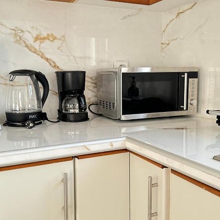 Sunny Apartment For Couples & Friends In Centre Heraklion Exteriör bild