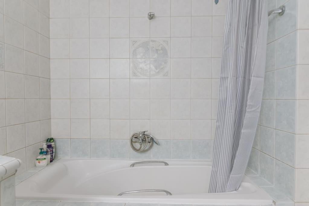 Sunny Apartment For Couples & Friends In Centre Heraklion Exteriör bild
