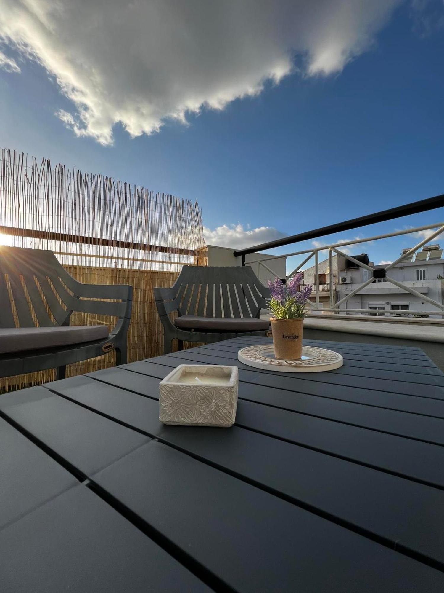 Sunny Apartment For Couples & Friends In Centre Heraklion Exteriör bild