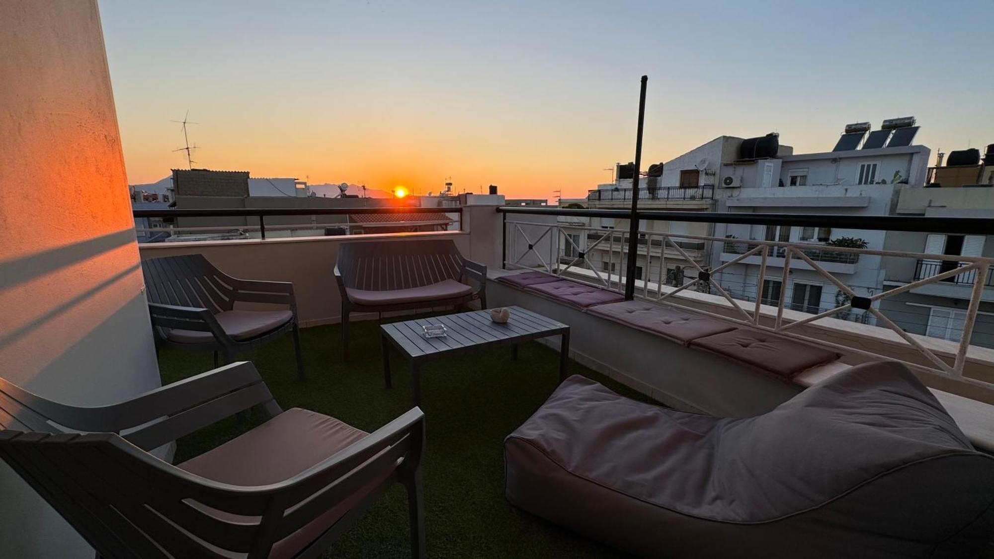 Sunny Apartment For Couples & Friends In Centre Heraklion Exteriör bild